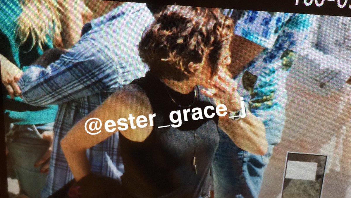 TeamLParrilla's tweet photo. "É só você fazer assim...que eu volto"

Via @ester_grace_j https://t.co/1SYocGV2Ik