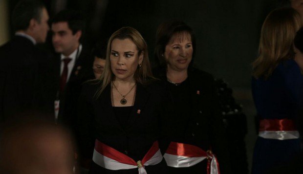 Politica_ECpe's tweet photo. Fiorella Molinelli a sus críticos: “Mi trabajo será mi mejor carta de presentación” ►https://t.co/NvDPE4AXTp https://t.co/UlMKBGwvNP