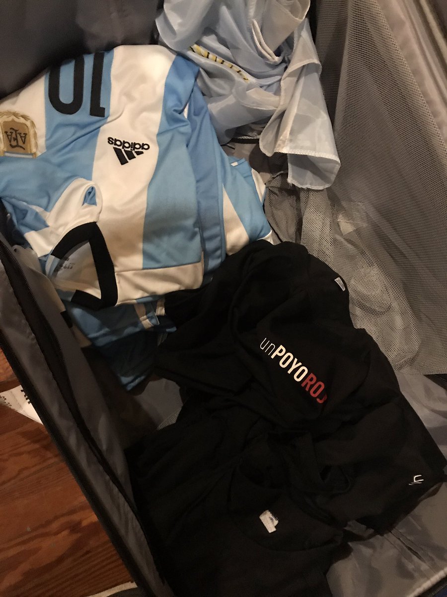 poyo_rojo's tweet image. Packing up! Hit the road