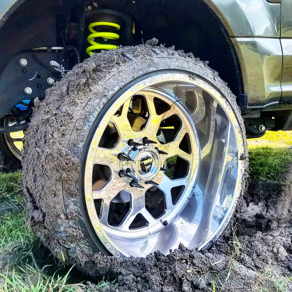 mrcentextint's tweet photo. Mud Bogging. #centextint https://t.co/AS2BbbPkEY