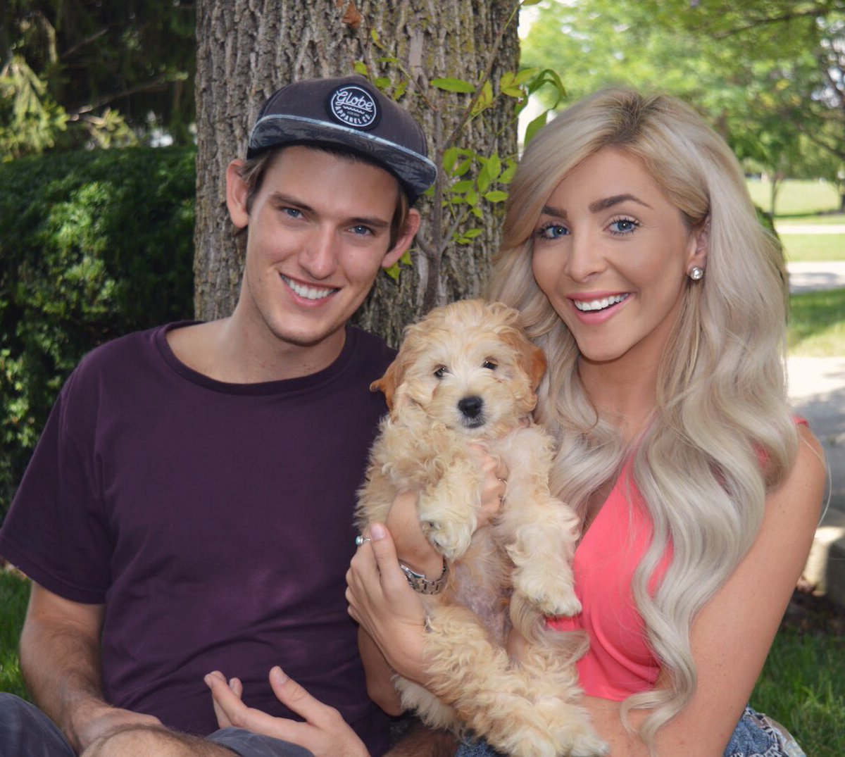 kimberlybrabs's tweet photo. First photoshoot for the little guy with mum &amp; dad @MattyBrabs. Brumby 'Indy' Brabham 🐶💕🏁 #Brumbles #Cockapoo #Puppy https://t.co/cAdjvkfiwV