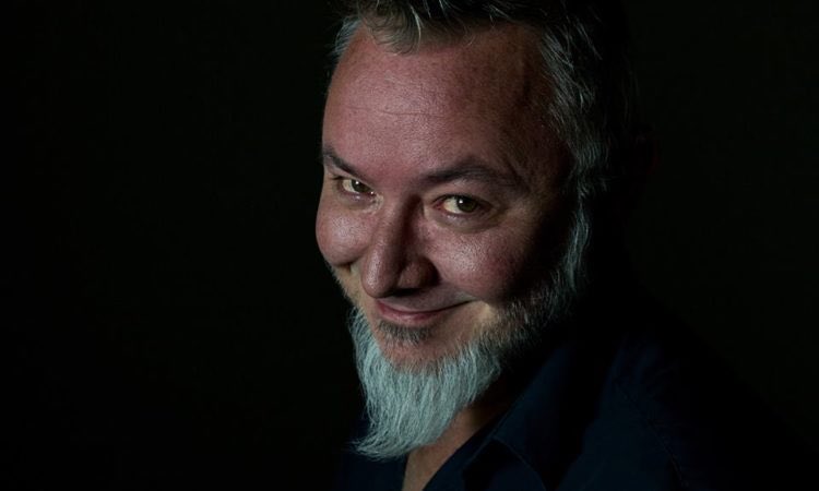 MakeupArtistmag's tweet image. Elvis Jones dies at 42. Rich Knight: "His creativity was an inspiration." Read the full obit here 👇
makeupmag.com/elvis-jones-co…