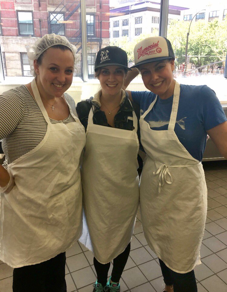 dreamhotelgroup's tweet photo. The Dream team DELIVERED @godslovenyc w/ allstars from @thechatwalny @DreamMidtown @dreamhotelgroup. No rutabaga was spared! #IDreamBecause https://t.co/M7zApCppKo