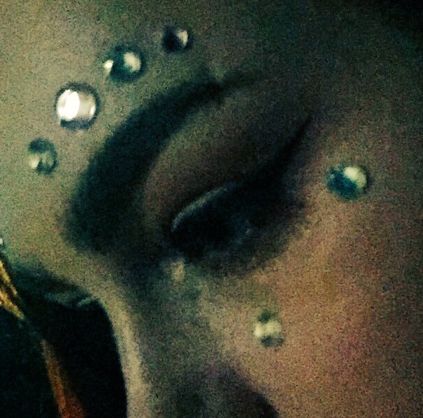 qwizard666's tweet photo. sparkle hoe 2k17 https://t.co/wRnkHbAply