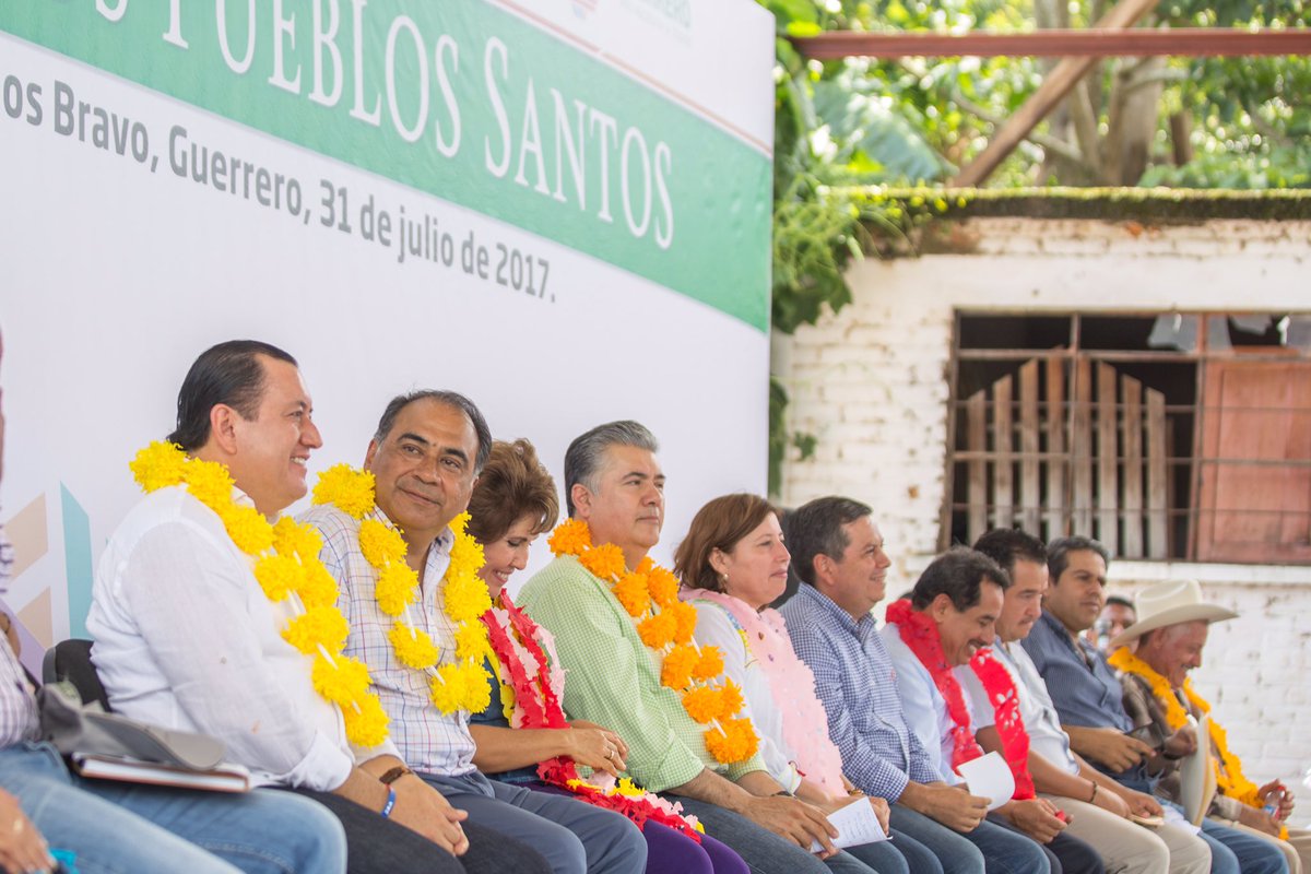 JavSaldana's tweet photo. Hoy acompañamos al Gobernador @HectorAstudillo en su Gira de Trabajo por los Pueblos Santos en la Sierra de #Guerrero https://t.co/HunDtv7YIe