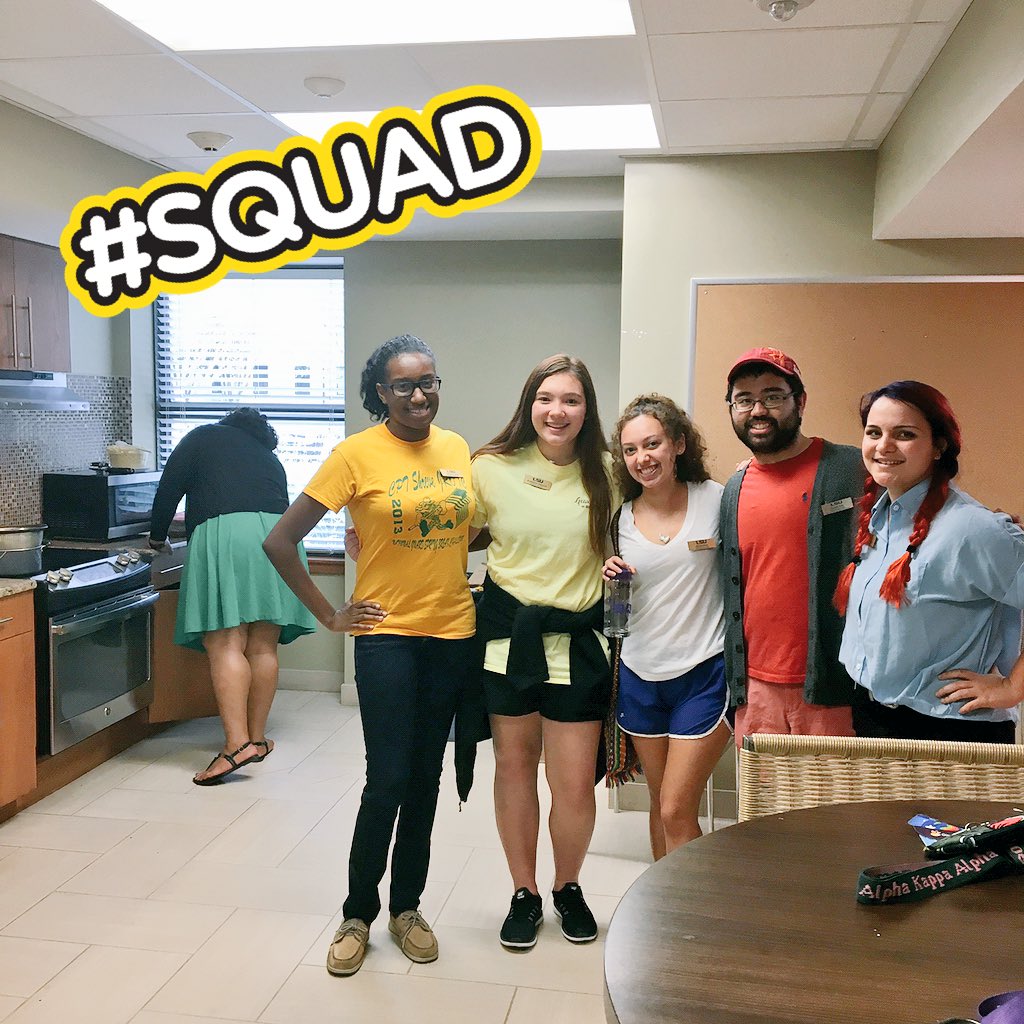 LSUResLife's tweet photo. The @HorseshoeLSU RAs are ending their first full day of training with a staff meal. #noms #LSURA https://t.co/AFnlBicmlC