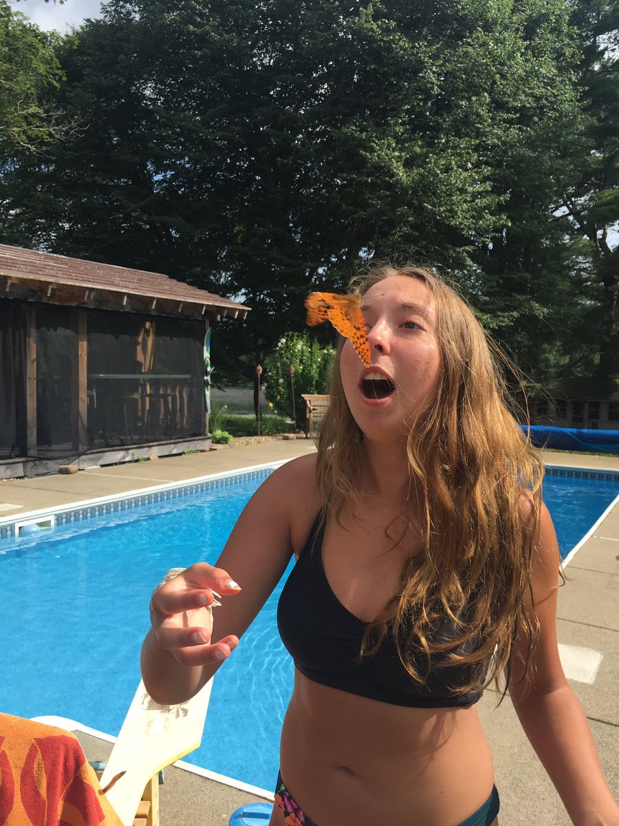 wowmandy1's tweet photo. when you finally start to relax and enjoy summer but then remember all the work you have to do https://t.co/nTCVVsFlsY