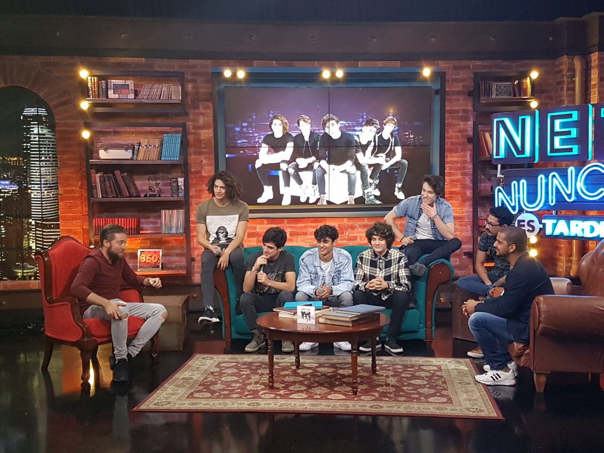 mireya_mika12's tweet photo. Hicieron de mi madrugada la mejor ✨💜 ¡Los amo! @CD9 @NETenFOX #CD9enNET https://t.co/OGiRjVW2he