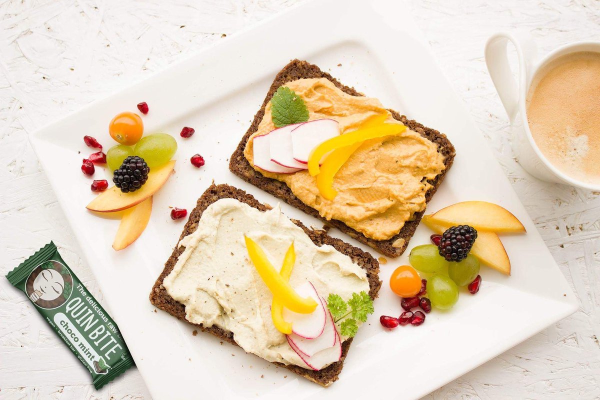 QuinBite's tweet photo. Good morning, lovelies ❤ Breakfast is our favorite time of the day and we never forget about the dessert. 
Have a colorful day 🍊🍎 https://t.co/7pPDfiyYOj