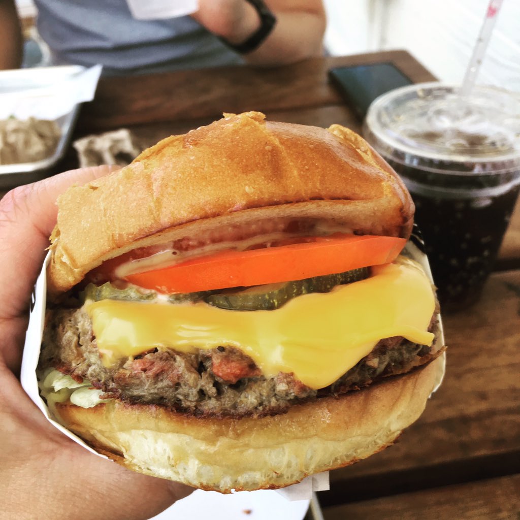 GeraldineRobben's tweet photo. @ImpossibleFoods @GottsRoadside I did it and it was delicious!! https://t.co/Wsf1OBoTQ5