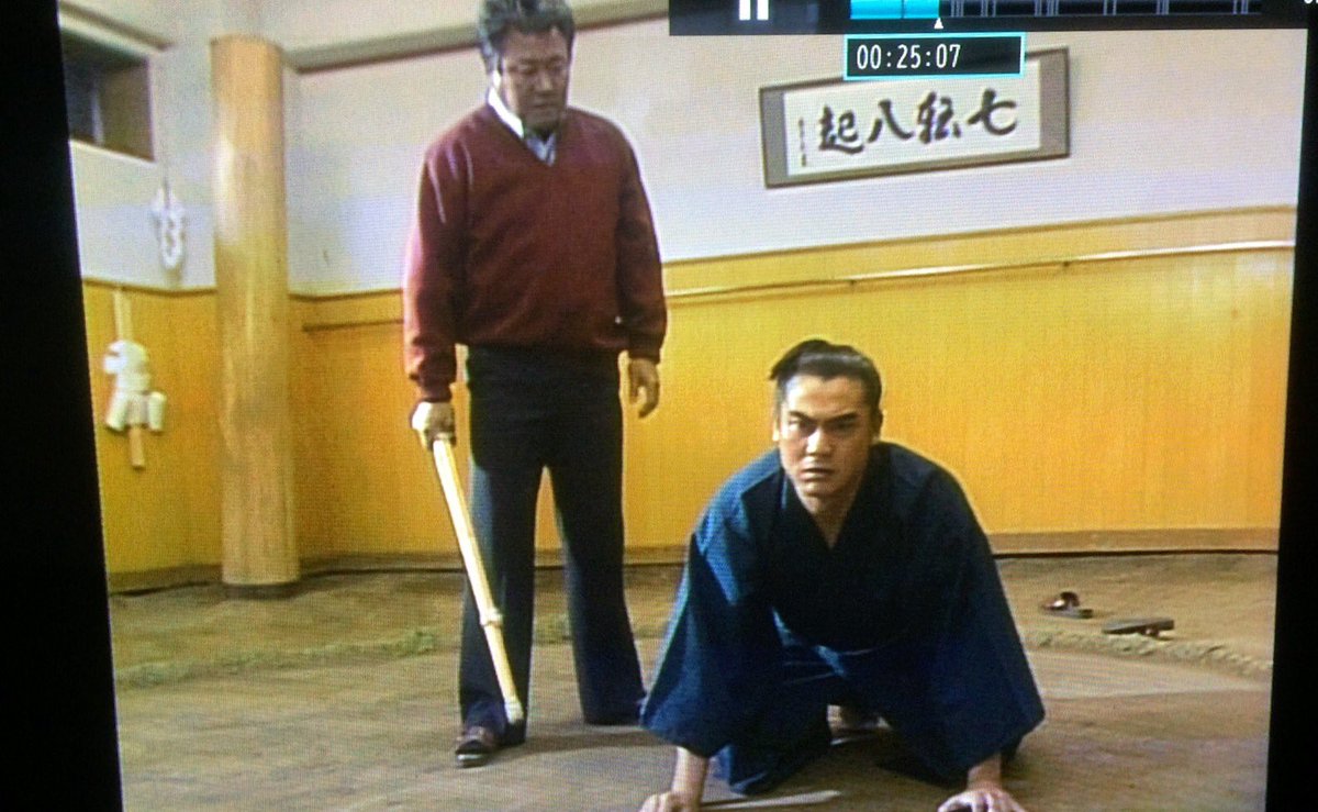 I على تويتر 千代の富士物語 宍戸開演じる不甲斐ない千代の富士を強く叱責し 竹刀でしごく梅宮辰夫演じる後の師匠北の富士 その師匠の九重夫妻役の二人より梅宮が年上というキャスト Sumo