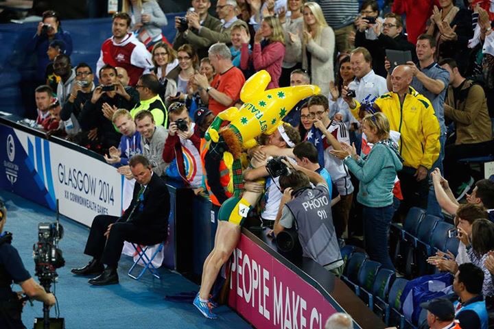 Happy International #HugAHurdler Day!