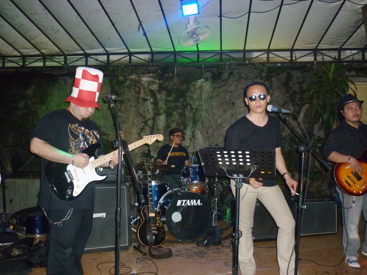 <a href="/MahirTheALLIGAT/">Mahir&The ALLIGATORS</a> <a href="/EasternPromise/">Eastern Promise</a> youtu.be/Lobx1TOS0_c <a href="/barep12bar/">Barep Hartas</a> <a href="/bennywiweka/">BW Nanda</a>