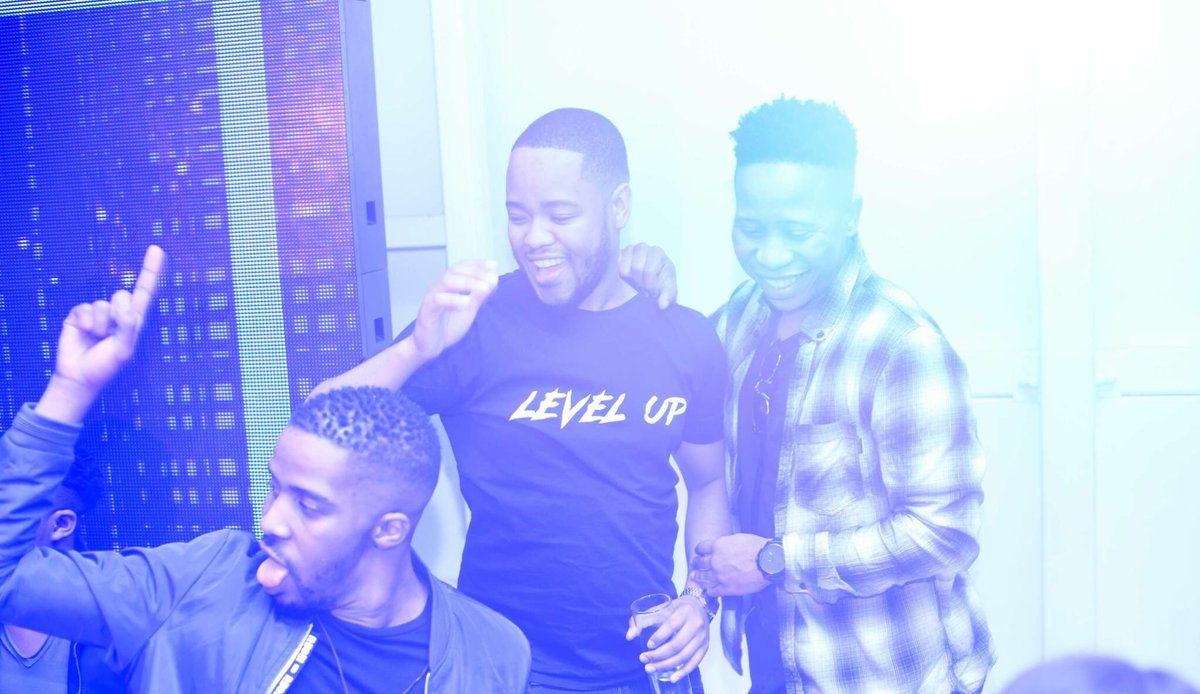 DreamTeamDBN's tweet photo. Ok who wants a #LevelUpDT t-shirt??? https://t.co/Q9TvgMHZSq
