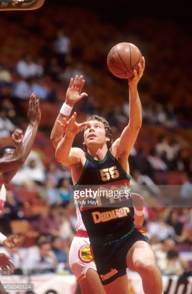 Happy Birthday to Kiki Vandeweghe who turns 59 today! 