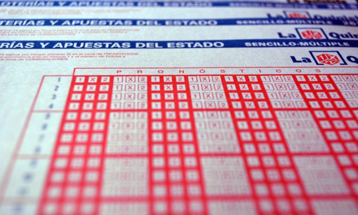 alvaroribera's tweet photo. La Quiniela incluirá un partido de la liga femenina 👏🙋⚽️ https://t.co/ry8zfJW5xs https://t.co/oyUUhdaMup