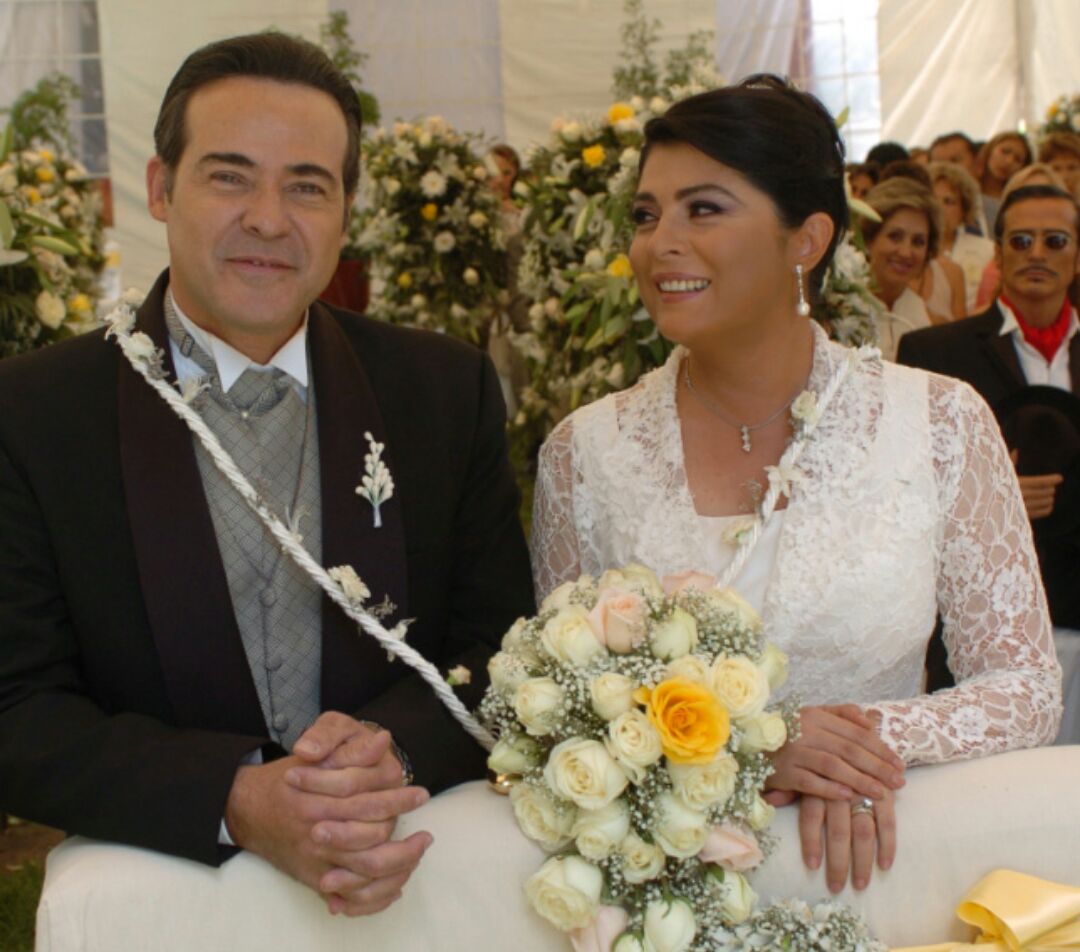 Fatima_Alee's tweet photo. #AbrázameMuyFuerte
#LaMadrastra
#TriunfoDelAmor
#LasAmazonas
#____________
#____________
¡Que vengan + proyectos! @victoriaruffo31 #CEvora https://t.co/94F1zyKivh