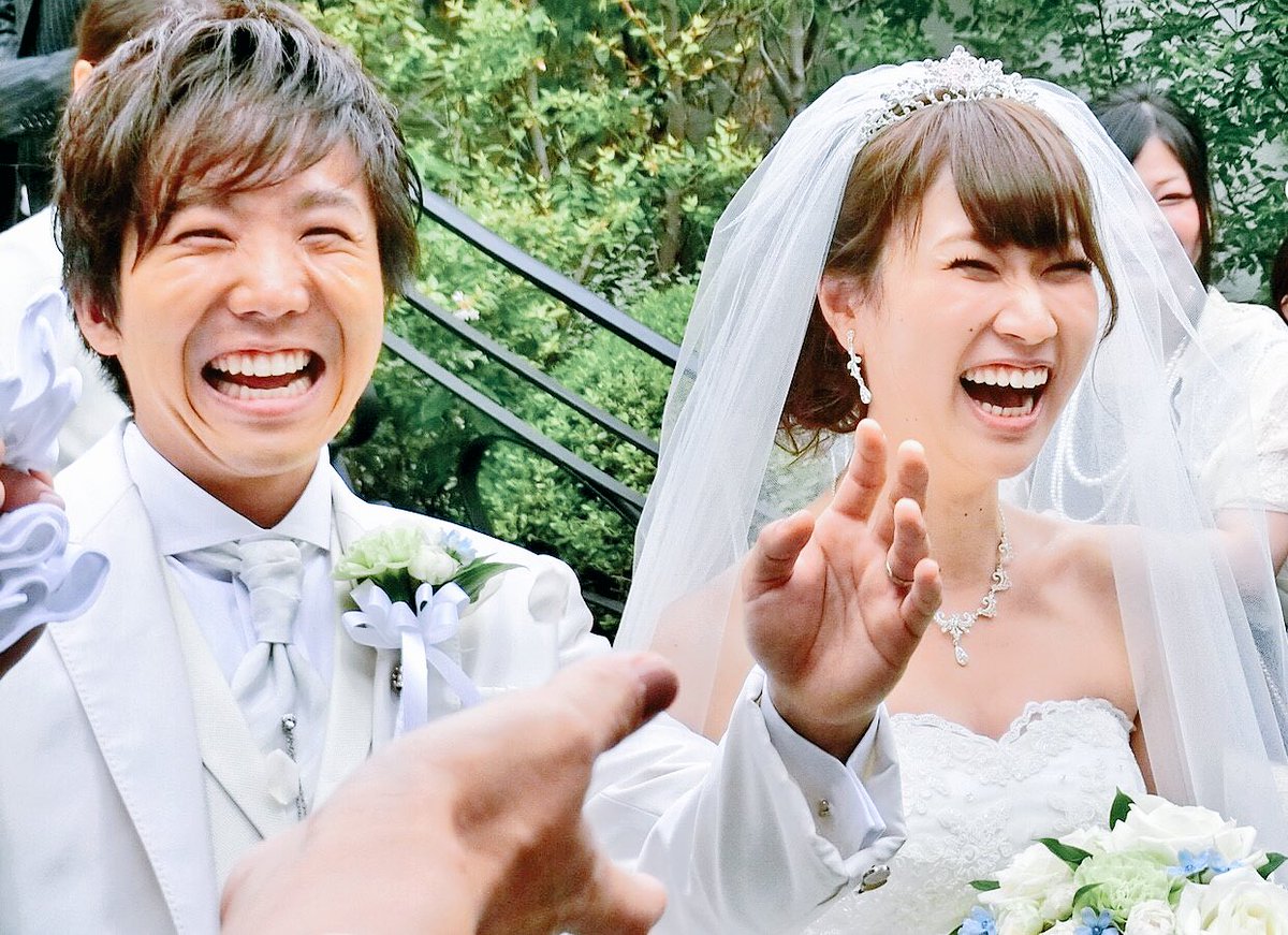 あつろー A Twitter 昨日の結婚式動画のオフショットです お世話になっている方々に感謝を形にして伝えることができました 笑顔 をテーマに僕達らしい結婚式 リスナー様も沢山のお祝いコメントありがとうございます 全て噛み締めながら読んでいます
