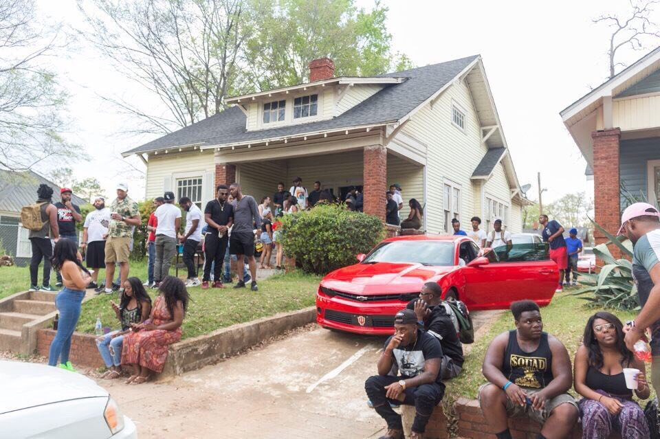 Keen_TheGreat's tweet photo. SQUAD HOUSE LEGENDARY!! 🙌🏾 https://t.co/BGkshpOloj