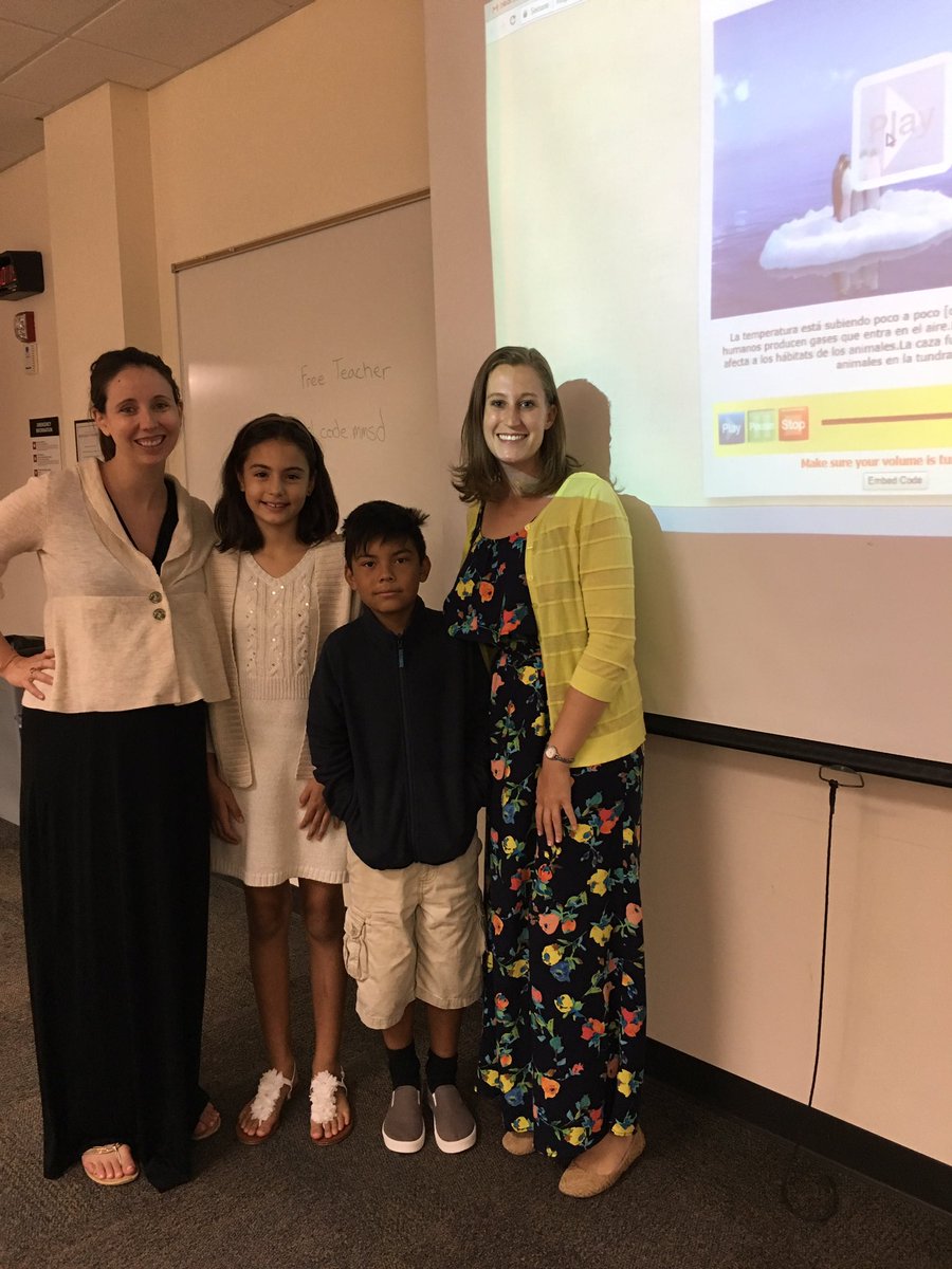 smblock16's tweet image. MMSD students teach their teachers how to use Little Bird Tales!  #empoweredlearners #MMSDPowerUp2017 #LittleBirdTales