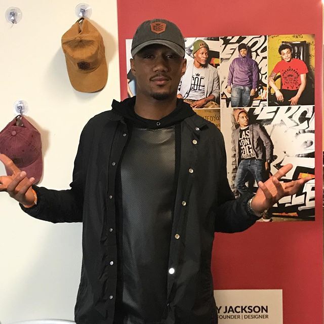 ClassOnEdge's tweet photo. #ClassOnEdge #DadHats #JessieUsher #survivorsremorse #fashion #mensfashion #streetwear #luxury https://t.co/d4tqTPhqIO