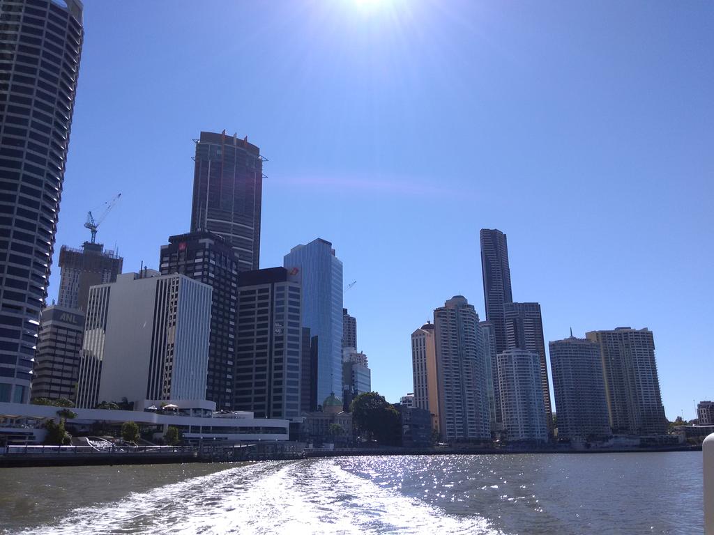RobyBagg10's tweet photo. Perfect day on the Brisbane River #amazingwinter #brisbane https://t.co/vgfh3LtIFR