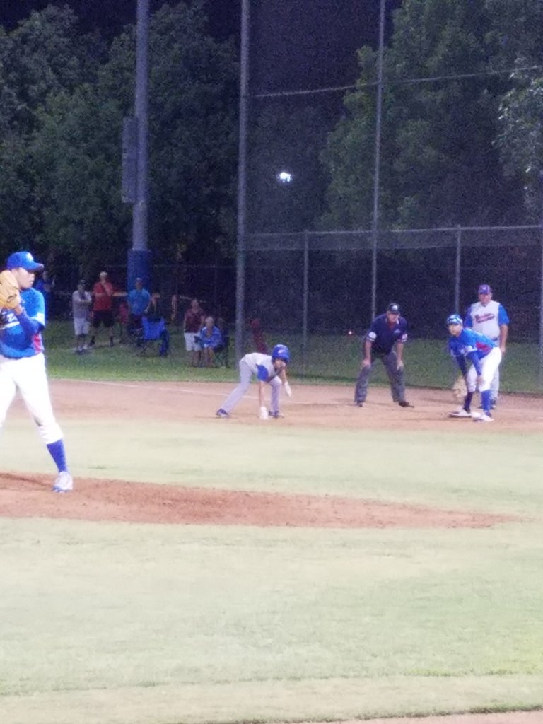 MoxPNABaseball's tweet photo. Leadoff hitter, Zach Myers, is walked.
Trevor Weyandt flies out to left. https://t.co/5UOeZD45g7