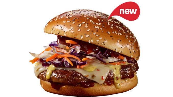 Anzer_ali's tweet photo. @McDonaldsCanada so umm... False advertising? https://t.co/89Yy7lanz4