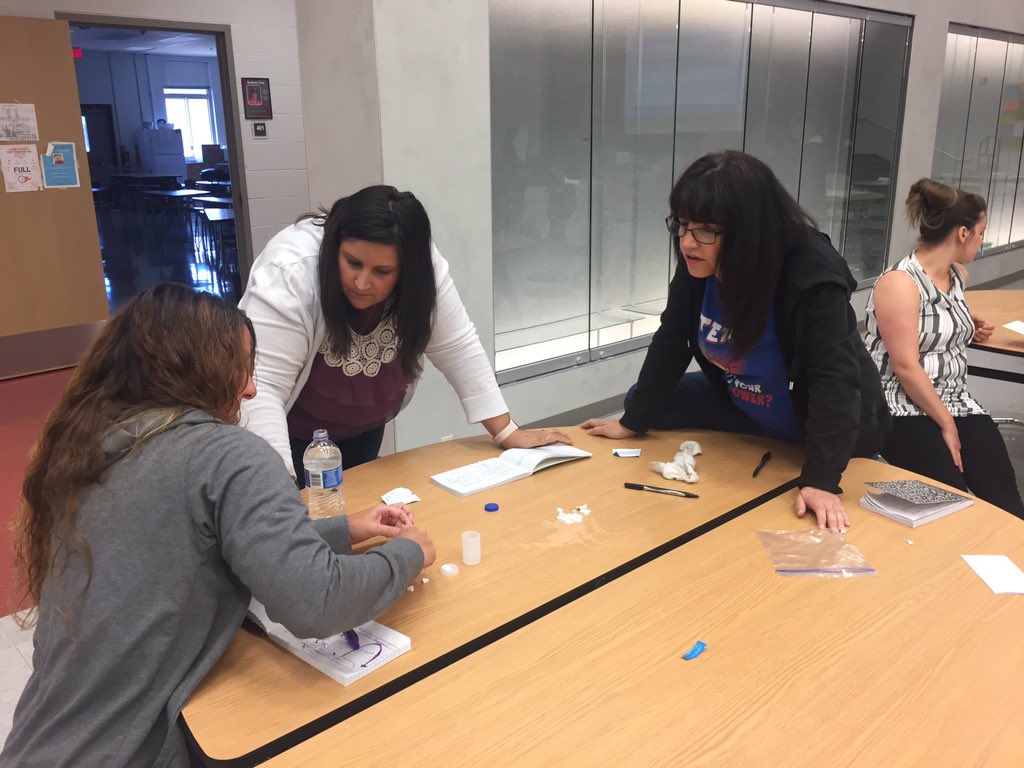 EricaWeadon's tweet image. STEAM-U day 1 with John Thomas School of Discovery! @jtsdnixa #lakeroadrocks