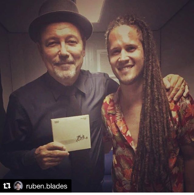 ElDotolNastra's tweet photo. Mi Artista con Mi Artista 😍😍😍😍😍😍😍😍😍😍😍 https://t.co/SMVbpuFTtx