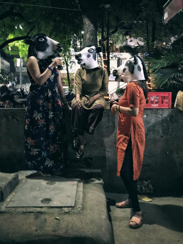 enterthetitle's tweet photo. These Indian Women Are Wearing Cow Mask And They Have A Powerful Message For You. https://t.co/FkDXbX6nsO #socialcause #IndianWomen https://t.co/FJ6wZDJ5uv
