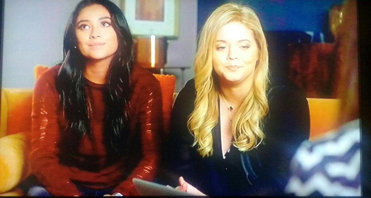 imwideawake30's tweet image. They're so fucking cute. Omfg. 😍❤🌈 #PLLEndGame #EmisonEndgame #Netflix @shaymitch