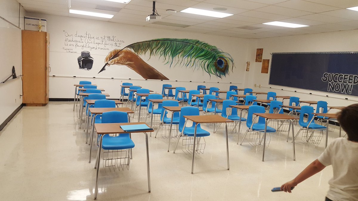Vwebb90's tweet photo. Visiting my new classroom 😍 https://t.co/UD5NiSgUMj