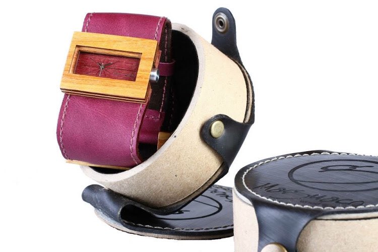 ariwoodus's tweet photo. Our handcrafted wooden watches are the perfect accessory to any outfit. #AriWoodUS https://t.co/1Jkus1AZFB