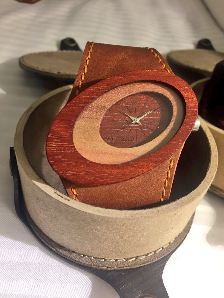 ariwoodus's tweet photo. Our handcrafted wooden watches are the perfect accessory to any outfit. #AriWoodUS https://t.co/1Jkus1AZFB