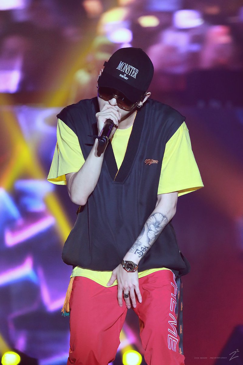 Zico_Square's tweet photo. 좋은 기억 많이 남은 부산스케줄 😆
@ZICO92 

#지코 #우지호 #zico #지아코 https://t.co/zVNpqDRR7w