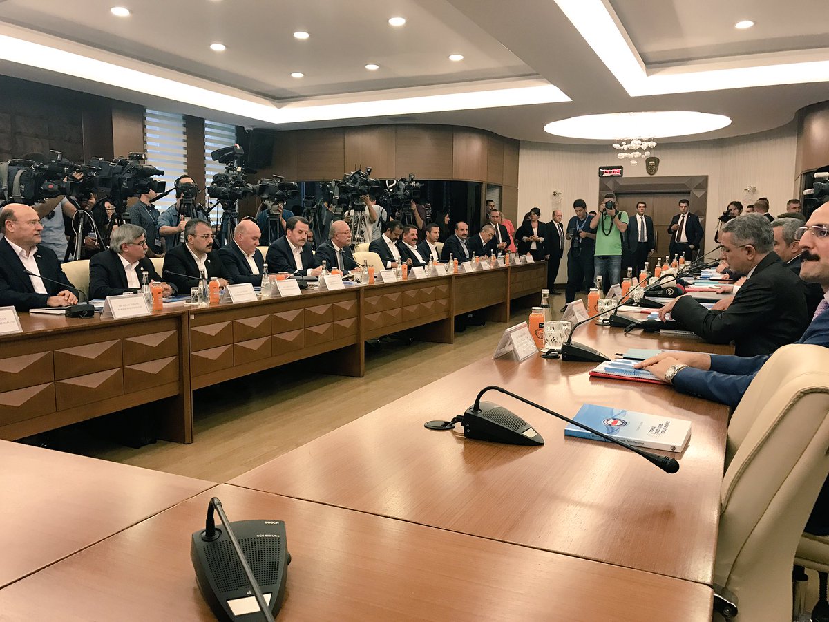 _aliyalcin_'s tweet photo. 4. Dönem #TopluSözleşme görüşmeleri başlamıştır. Milletimize hayırlar getirmesini diliyorum. https://t.co/dvl9U5SwwN
