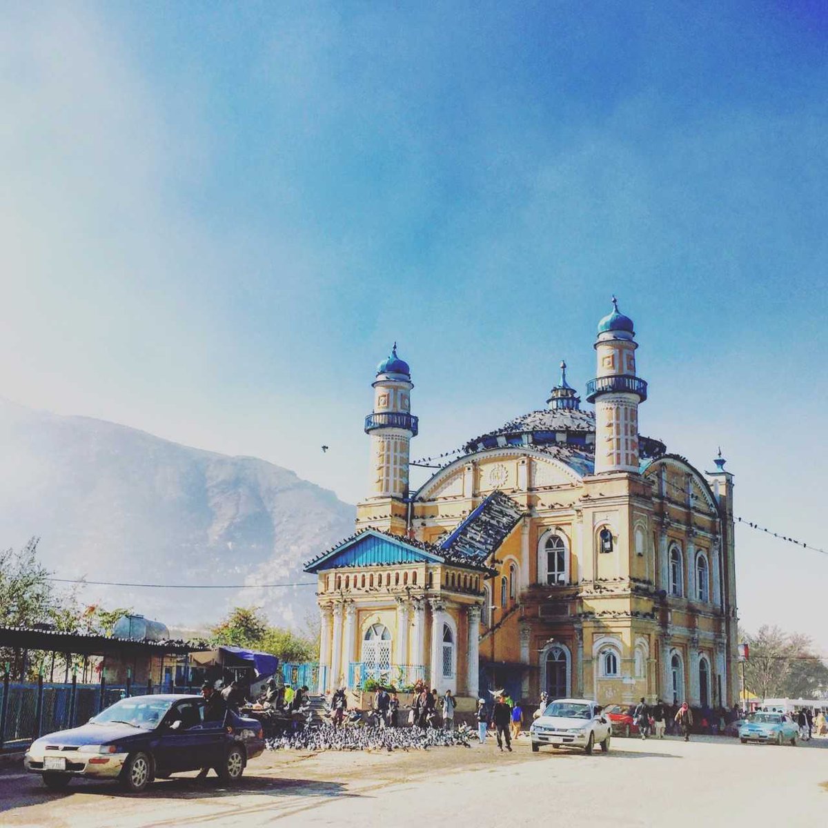 Shah-e-Do Shamshira Mosque on a sunny day in #Kabul – Photo: Ahmad Reshad