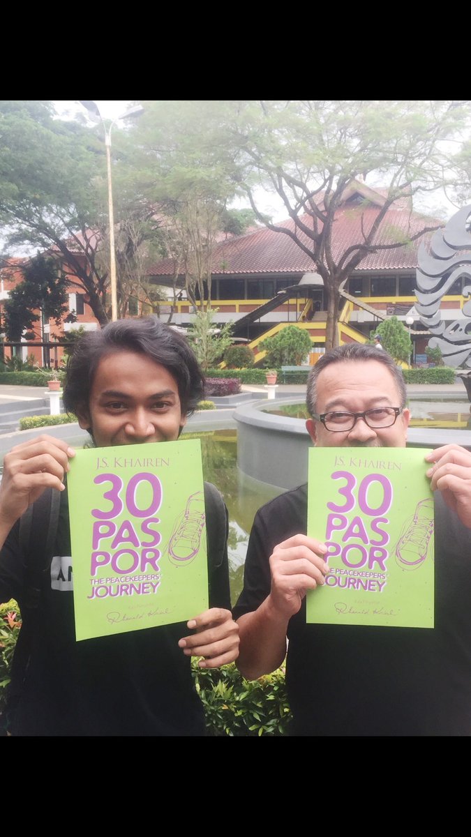 JS_Khairen's tweet photo. [GIVE AWAY #30PASPOR] Ada yg mau? Ber-ttd sy dan pak @Rhenald_Kasali, sila baca info di foto2 berikut utk mendapatkannya. Tersedia 3 buku. https://t.co/DF6bjWQQ7I