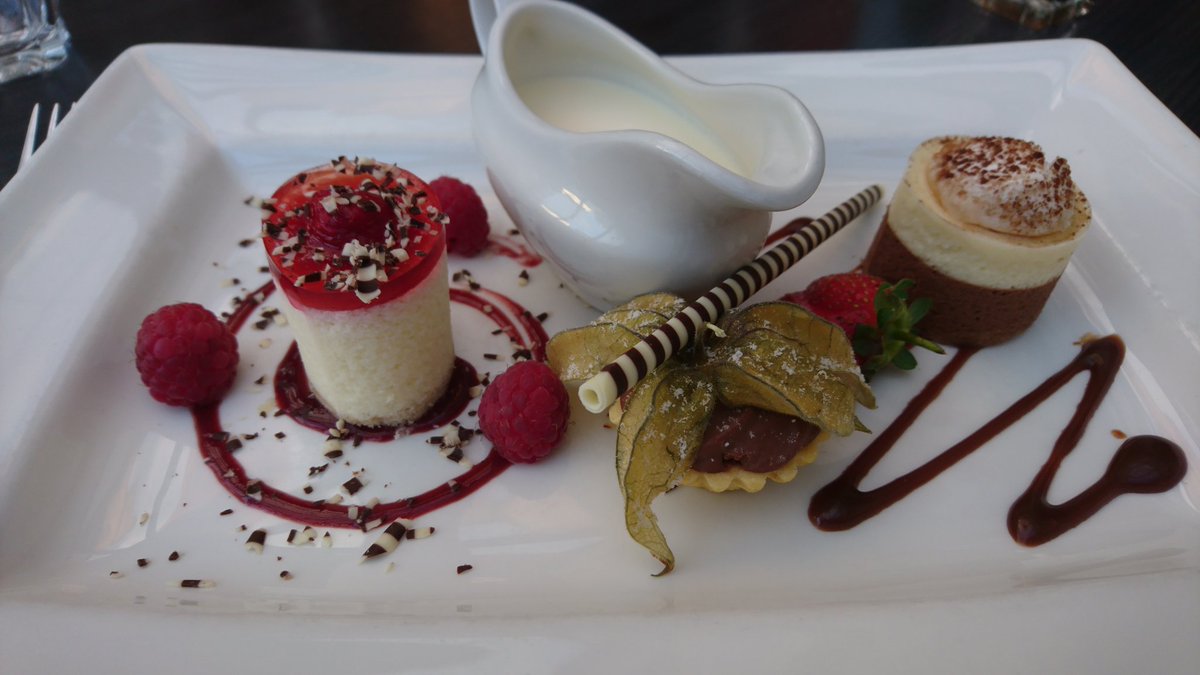 atasteofleam's tweet photo. Delicious deserts of all kinds can be tried at #atasteofleamington #LeamingtonGuide #LeamingtonHour #ParkinsonUK #LeamRotary https://t.co/MHeN7V9yZ8