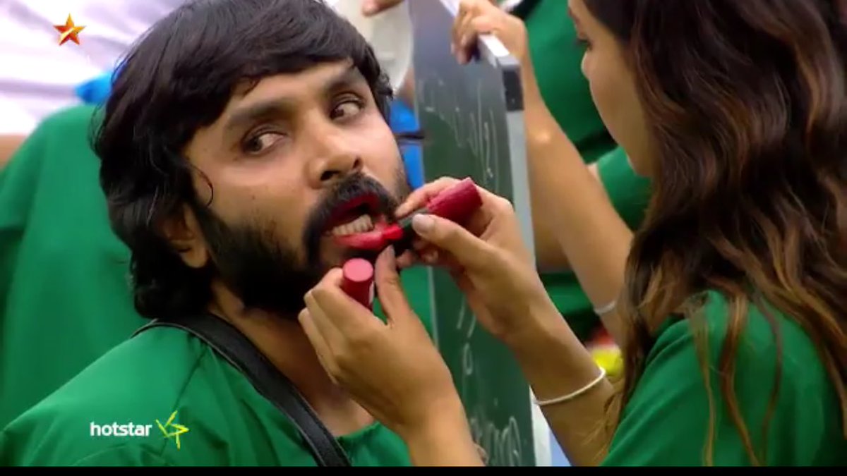 chozla_Mannan's tweet photo. இந்த பைத்தியம் மட்டும் கேரக்டர்ல எறங்கி வேலபாக்குது...!#OviyaArmy #BigBossTamil #Oviya4CM #BinthuArmy https://t.co/cxmqUqahwU