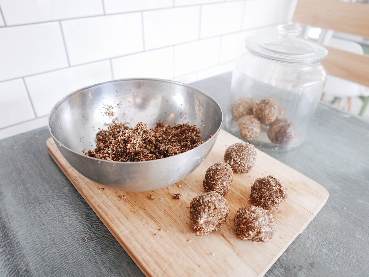 RawberryUK's tweet photo. Making our rawberry rawballs today!
#rawballs #winchat #rawberry #hampshire https://t.co/9HEtNRxQ2L
