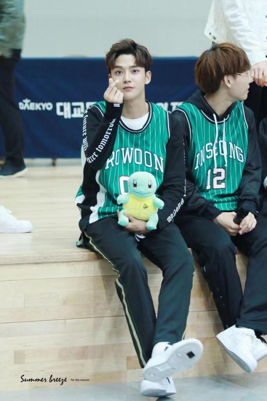 rowoon_archives's tweet photo. 170526 #Rowoon 
at Fansigning Event in Yongsan
© summer breeze https://t.co/lmhfS2vC20