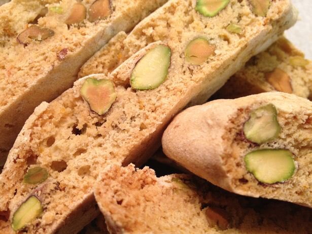 Belting biscotti biscuits - classic Italian biscuits simple and great with your favourite coffee get the recipe at the-retro-kitchen.com/belting-biscot…