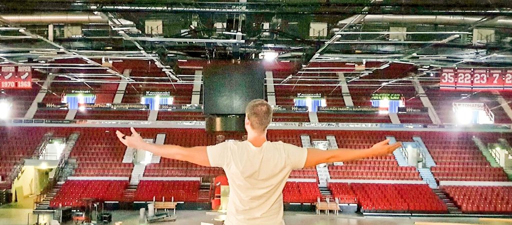 ikoseneemeli's tweet photo. Day 2 #REDSbootcamp starts right about now and life is good. #livelikereds #asmparty #Nordis #hREDS #feels #thisisfine https://t.co/EWCCri6sOg