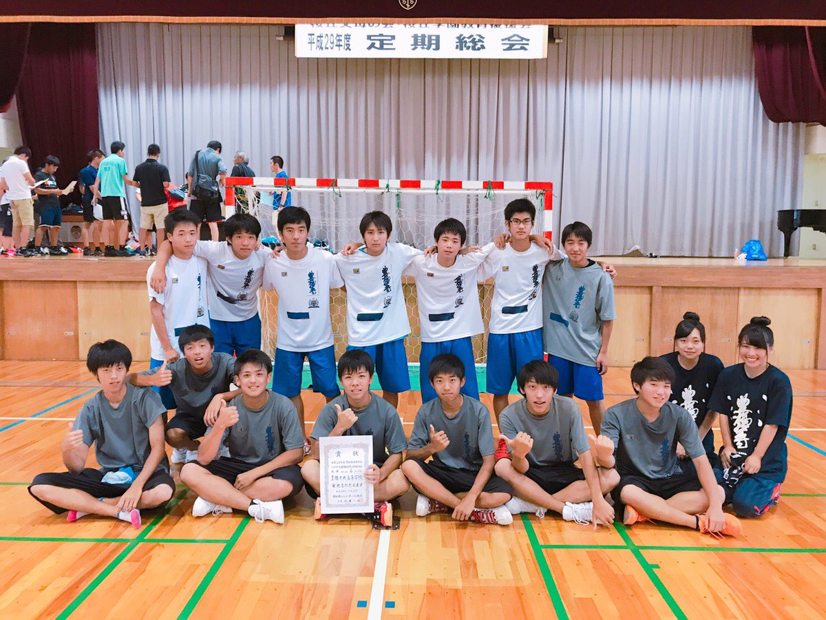 atu_atu0304's tweet photo. 豊橋中央ハンド部引退！
ハンドボールたのしかったです。
1.２年生達がんばって🔥 https://t.co/uavrVB1KXr