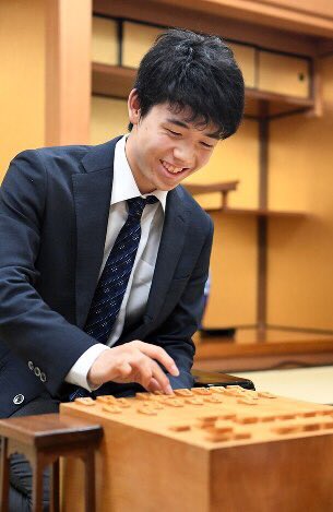 Rerucam's tweet photo. 誰が藤井4段じゃ。よく見ろ https://t.co/MhNNlulRfk