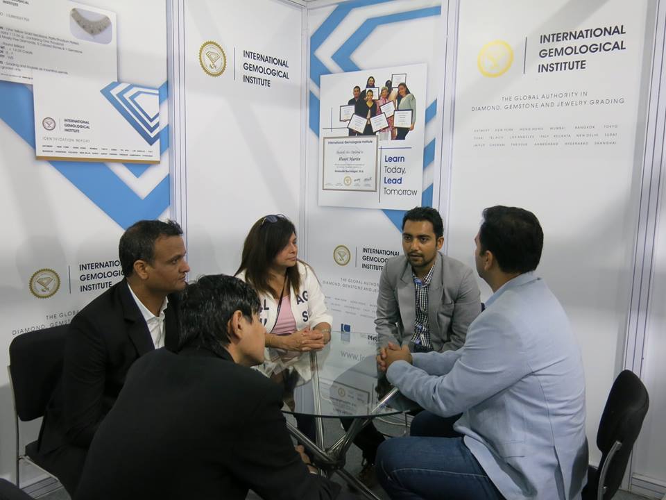 igiworldwide's tweet photo. India's largest #Gem & #Jewelry Show closed. We share with you a glimpses of Day4 & Day5 in case you missed. #IGI #IIJS2017 #GJEPC (cont 6) https://t.co/ctNFtwB8bZ