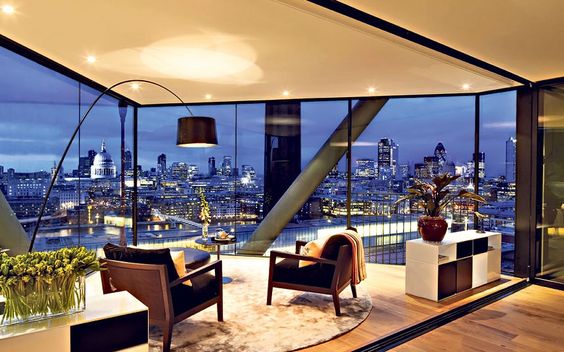GroupLuxe's tweet photo. How fabulous does the London skyline look from this penthouse apartment? We love the decor too. 
#luxuryproperty #interiordesign #london https://t.co/gPnQGH2uMd
