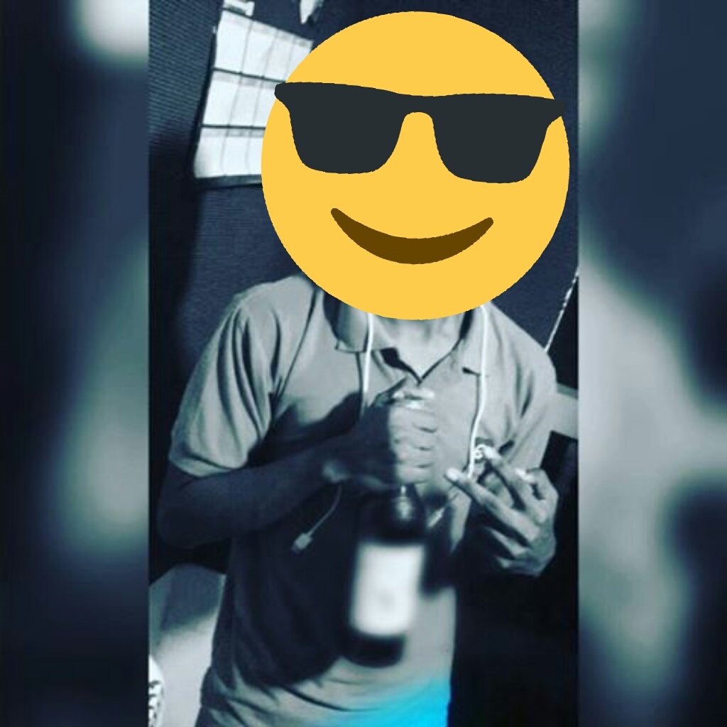 JLacoste_beat's tweet photo. Vibing on #Studio  #ayibobo #drinking some @rhumbarbancourt #party of #Producers #haitian #vibe #YOLO https://t.co/8jOYgGFHPe